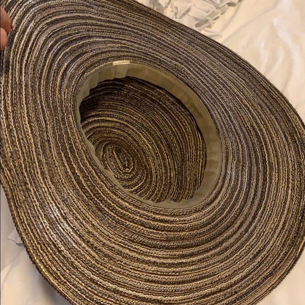 Hat - Picture 4 of 8